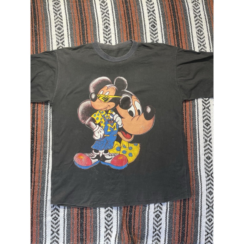 Vintage 90's The World Disney Company Mickey Mouse T Shirt Size XL